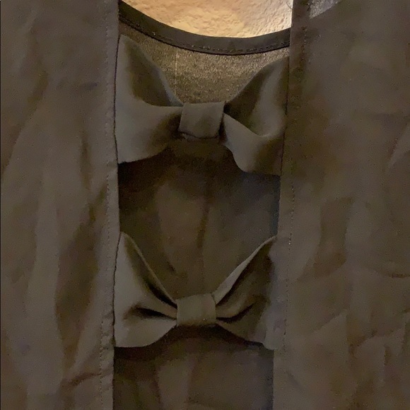 Rue 21 open back shirt - Picture 2 of 4